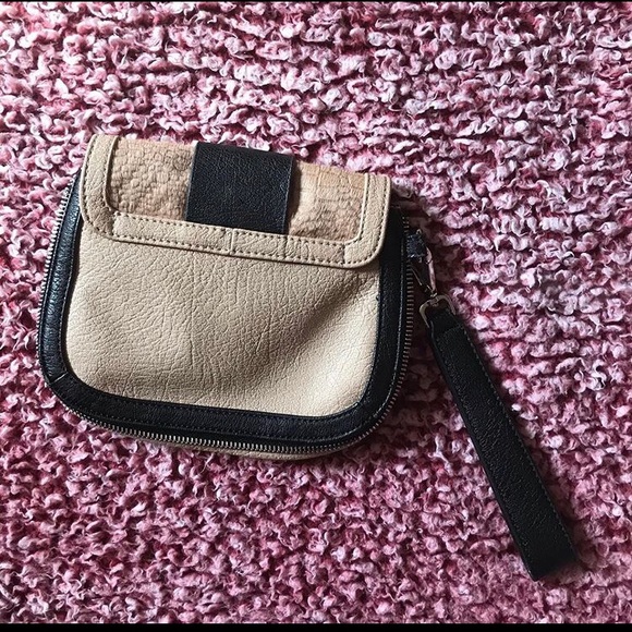 Calvin Klein Purse - Picture 3 of 7